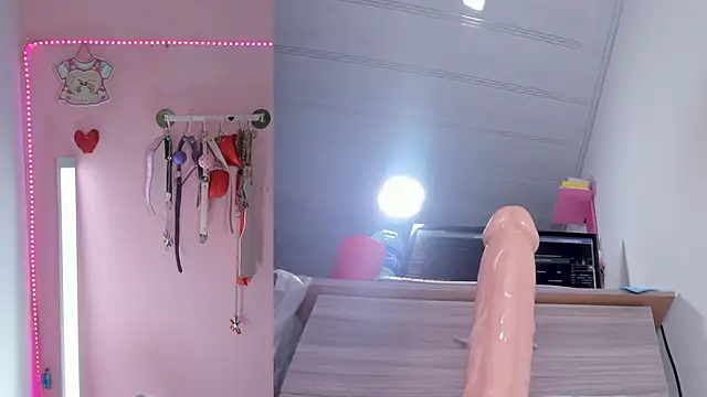 emily_foxxxii webcam