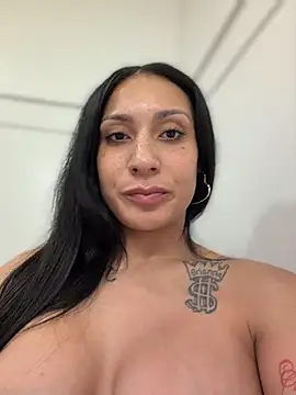 Webcam Model (FerrariFrench)  is live.Free join now!