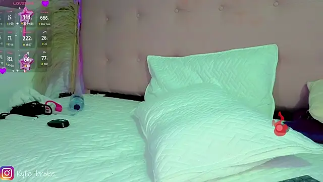 Kylie_brokee webcam