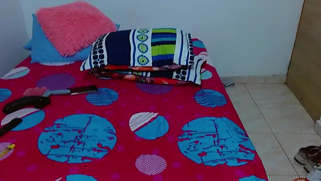 daniela_pra - Daniela_pra's free webcam - UK Sex Cams