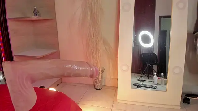 nikkita_dragon_'s live cam