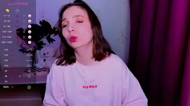 KindHazelHere_ webcam