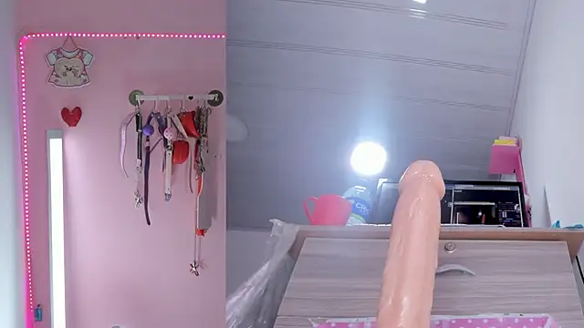 emily_foxxxii webcam