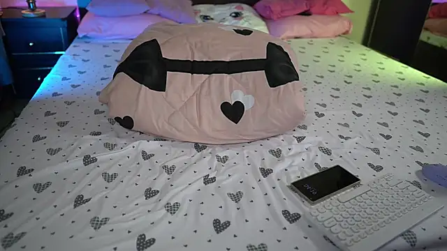 tiffanypierce - TiffanyPierce's free webcam - UK Sex Cams