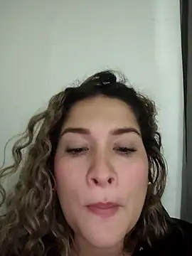 Sara_smiiith211 webcam