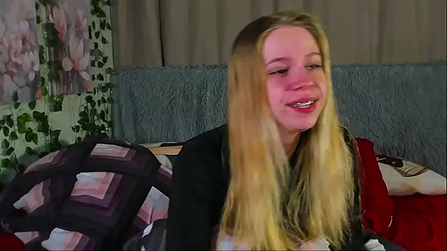 Crazy_baby_fox webcam