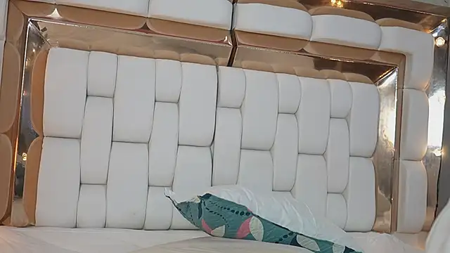 beautifulskinny18 (F teen) - squirt show