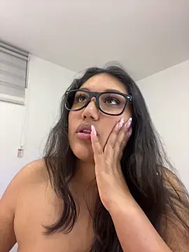 Webcam Model (SharaRous)  is live.Free join now!