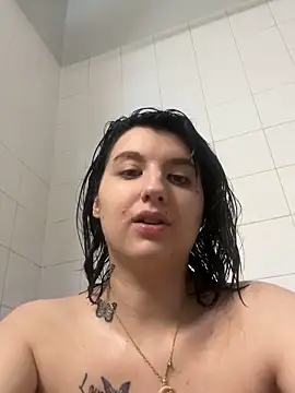 Courtneysinclair webcam