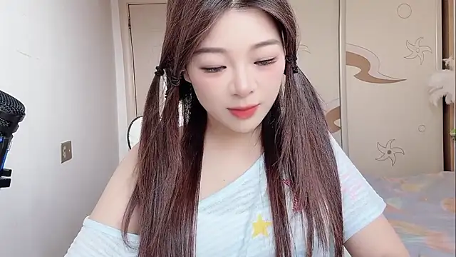 美女-XiaoLing-在线直播