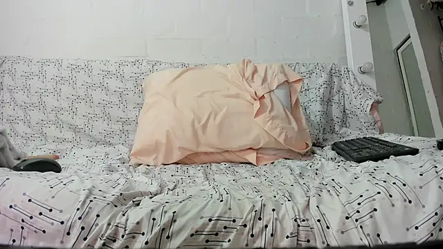 skinnyandcute webcam