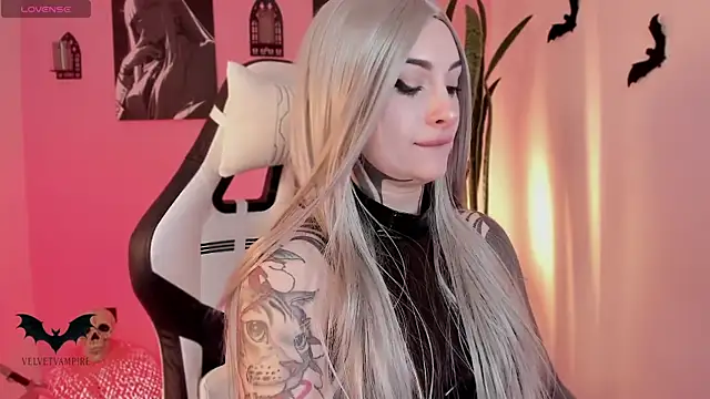 VelvetVampiree Stripchat cam model