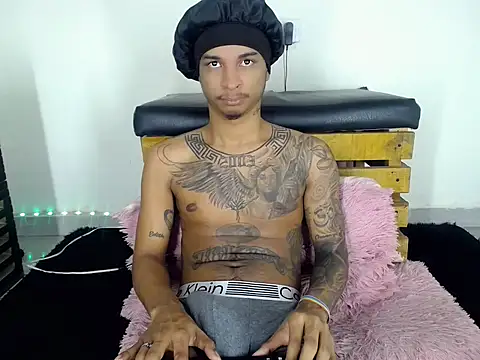 Tatoo_Noah webcam
