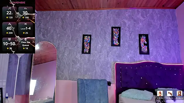 Lauren_smiles webcam