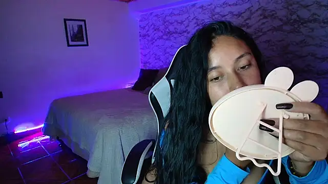 Camila_IRoose webcam