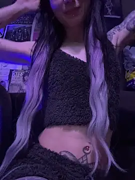 MissMidnightUK webcam