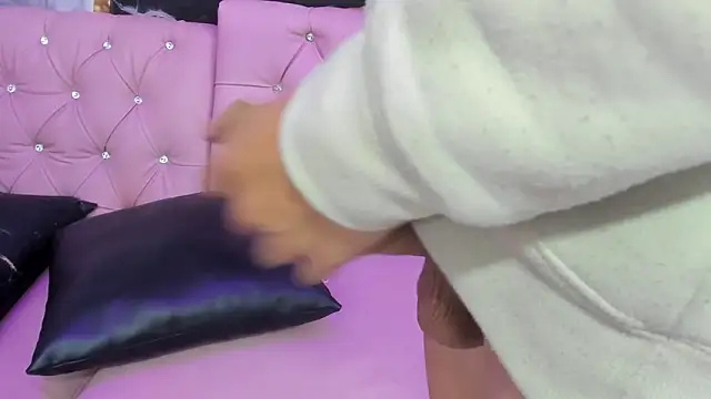 miacam-hot - Miacam-hot's free webcam - UK Sex Cams