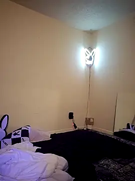 SexyAssPosingGuy webcam