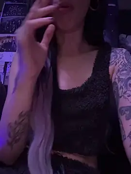 MissMidnightUK webcam