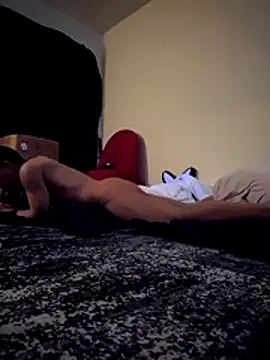 SexyAssPosingGuy webcam