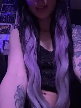 Webcam Model (MissMidnightUK)  is live.Free join now!