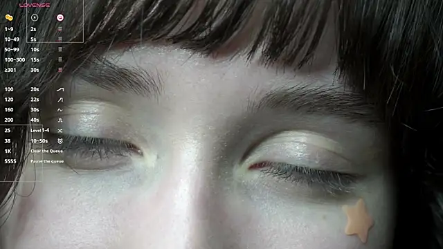 DellaLeck Stripchat cam model