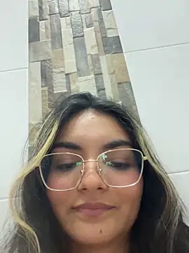 cat2525 (G young) - fingers in my pussy + fuck my dildo