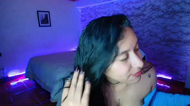 Camila_IRoose webcam