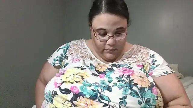 SexyBBW10790 webcam