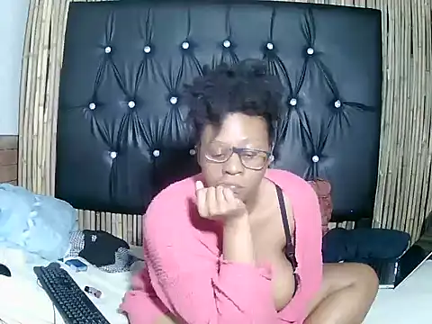 PrettyBoobs12 webcam