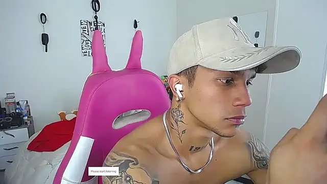 Leonard_Price webcam