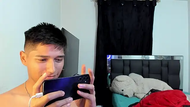 mateo-esposito - Mateo-Esposito's free webcam - UK Sex Cams