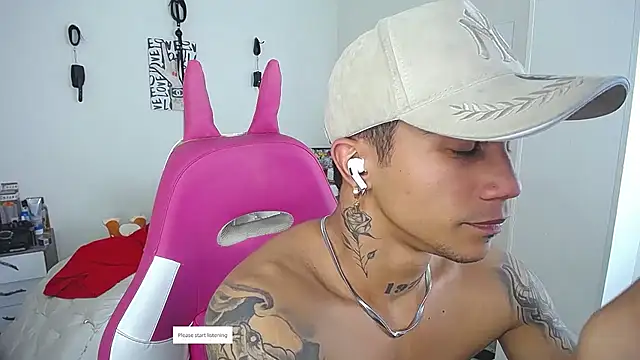 Leonard_Price webcam