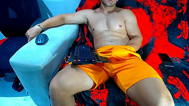 hugo_19cm (M young) - milk show and flex naked muscle, humilia