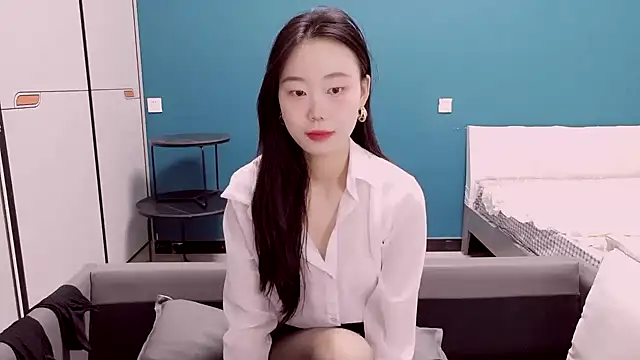 美女ZHJKS9988在线直播