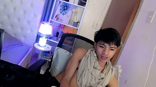 davincihugecock live sex cam