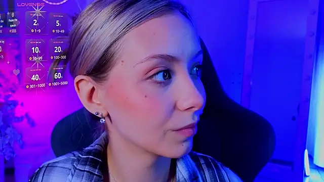 lummina (F teen) - Suck finger + Eye contact