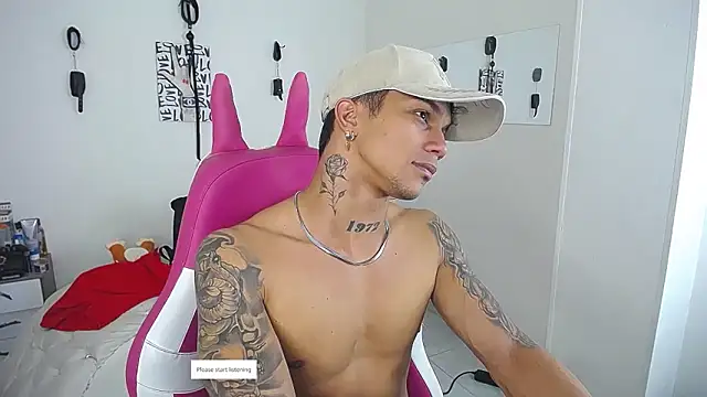 Leonard_Price live sex cam