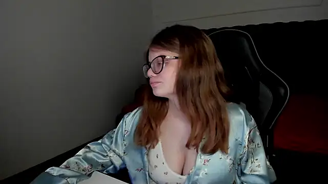 ChloeHalses webcam