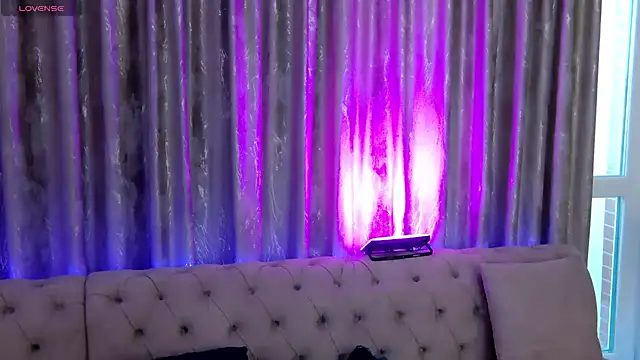 NataliePierce webcam