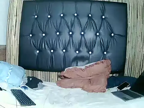 PrettyBoobs12 webcam