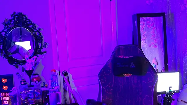 Angel-Lewd-Cake webcam