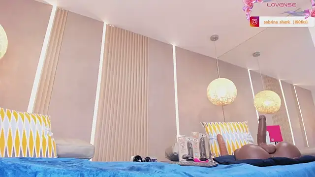 sabrina_shark_ webcam