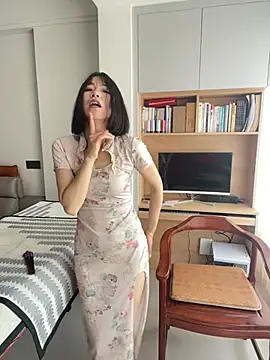 美女fafade2588在线直播