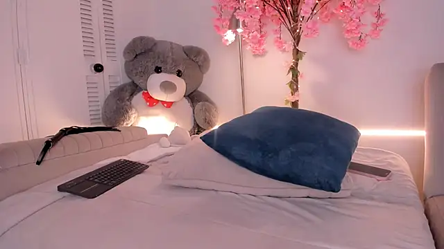 kitty_miaa (F young) - ride your big cock