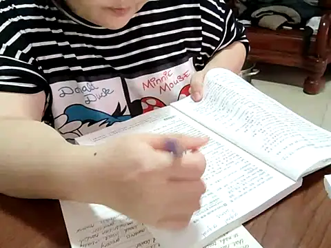 AngelwithEcup webcam