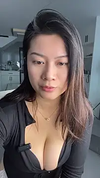 mo-mo-69 (F milf) - 助力喷水如潮涌 失控爆插 阴道拉丝 白色乳浆等你来舔逼 助力历史最优惠开票