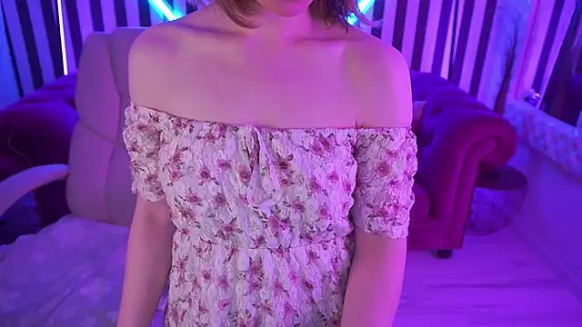 SofiaLuxuryy live sex cam