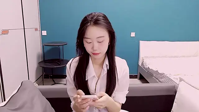 美女ZHJKS9988在线直播