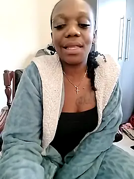 InnocentSlutXx webcam